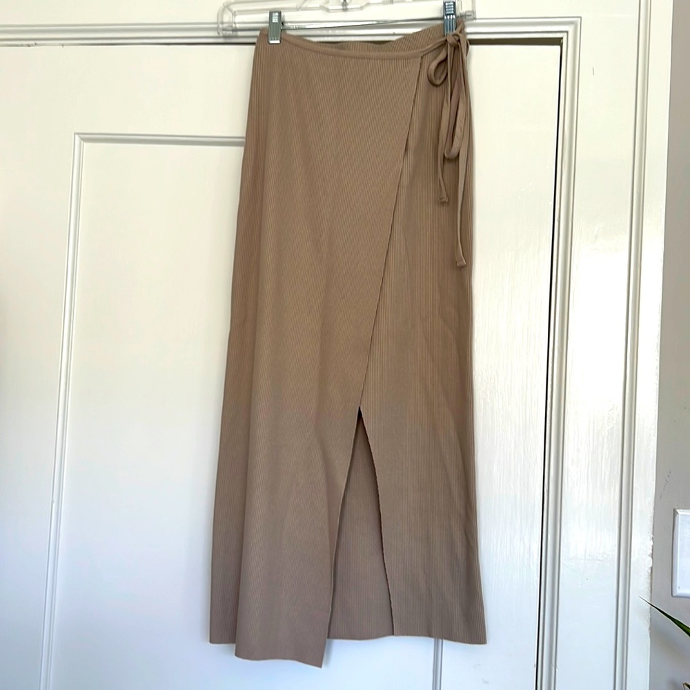 BRAND NEW the Range wrap skirt